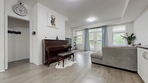 Photo 5 at 76 Puisaya Drive, Rural Richmond Hill, Richmond Hill