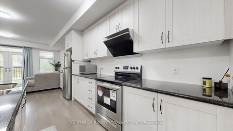 Photo 10 at 76 Puisaya Drive, Rural Richmond Hill, Richmond Hill