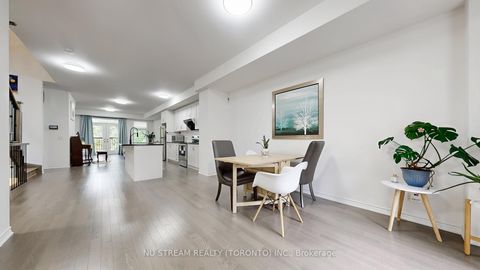 Photo 12 at 76 Puisaya Drive, Rural Richmond Hill, Richmond Hill