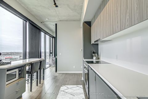 Photo 16 at Ph 810 - 7 Smith Crescent, Queensway, Toronto