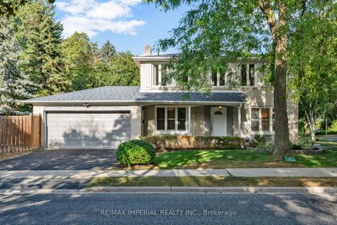 Photo 2 at 263 Upper Highland Crescent, Windfields, Toronto