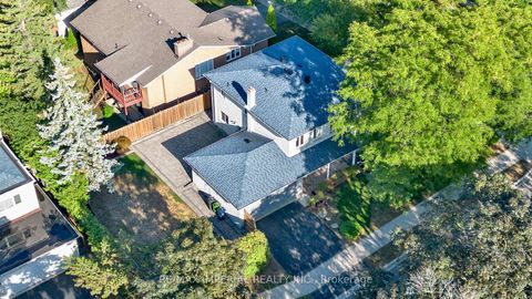 Photo 3 at 263 Upper Highland Crescent, Windfields, Toronto