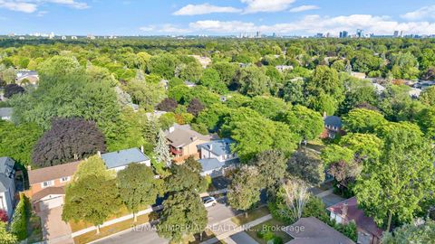 Photo 9 at 263 Upper Highland Crescent, Windfields, Toronto