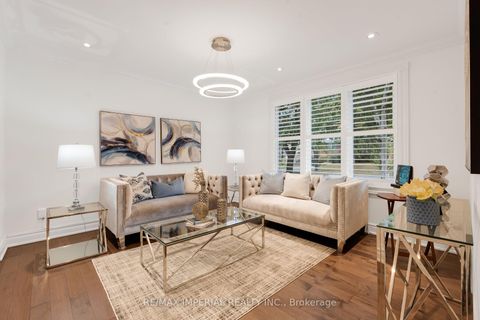 Photo 18 at 263 Upper Highland Crescent, Windfields, Toronto