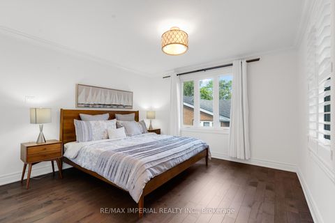 Photo 30 at 263 Upper Highland Crescent, Windfields, Toronto