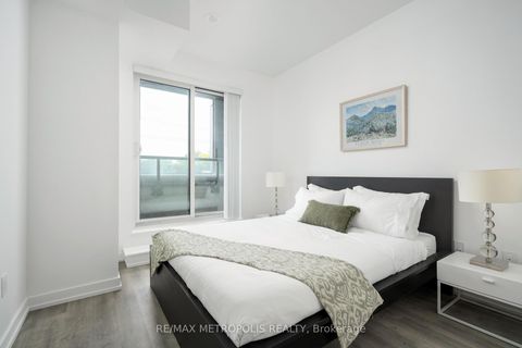 Photo 14 at 307 - 2300 St Clair Avenue W, Junction Area, Toronto