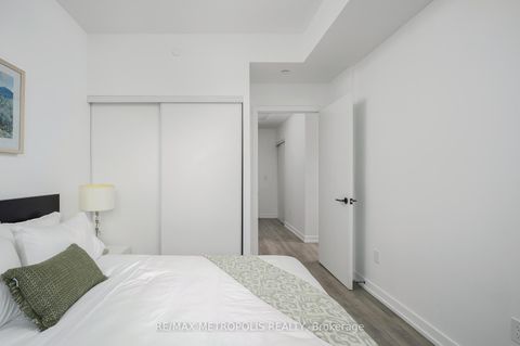 Photo 15 at 307 - 2300 St Clair Avenue W, Junction Area, Toronto