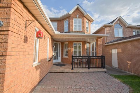 Photo 2 at 71 Rosanna Crescent, Maple, Vaughan