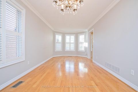Photo 5 at 71 Rosanna Crescent, Maple, Vaughan