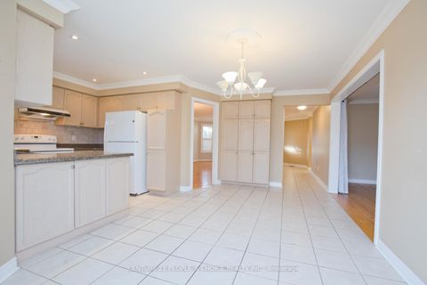 Photo 7 at 71 Rosanna Crescent, Maple, Vaughan