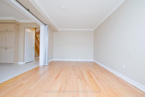 Photo 10 at 71 Rosanna Crescent, Maple, Vaughan