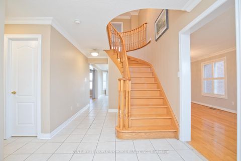 Photo 13 at 71 Rosanna Crescent, Maple, Vaughan