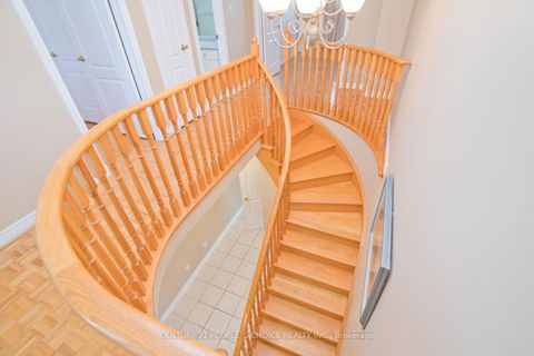 Photo 14 at 71 Rosanna Crescent, Maple, Vaughan