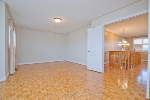 Photo 16 at 71 Rosanna Crescent, Maple, Vaughan