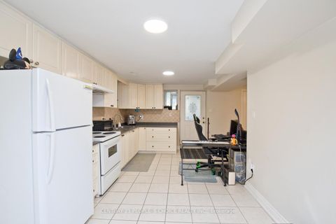 Photo 29 at 71 Rosanna Crescent, Maple, Vaughan