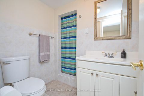 Photo 31 at 71 Rosanna Crescent, Maple, Vaughan