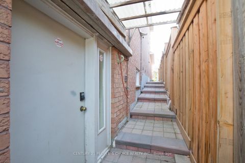 Photo 35 at 71 Rosanna Crescent, Maple, Vaughan