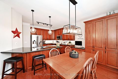 Photo 11 at 142 Regatta Avenue, Oak Ridges, Richmond Hill