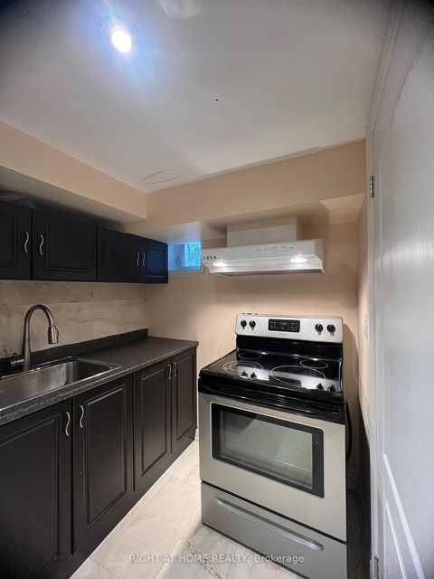 Photo 19 at 2105 Avenue Road, Nortown, Toronto