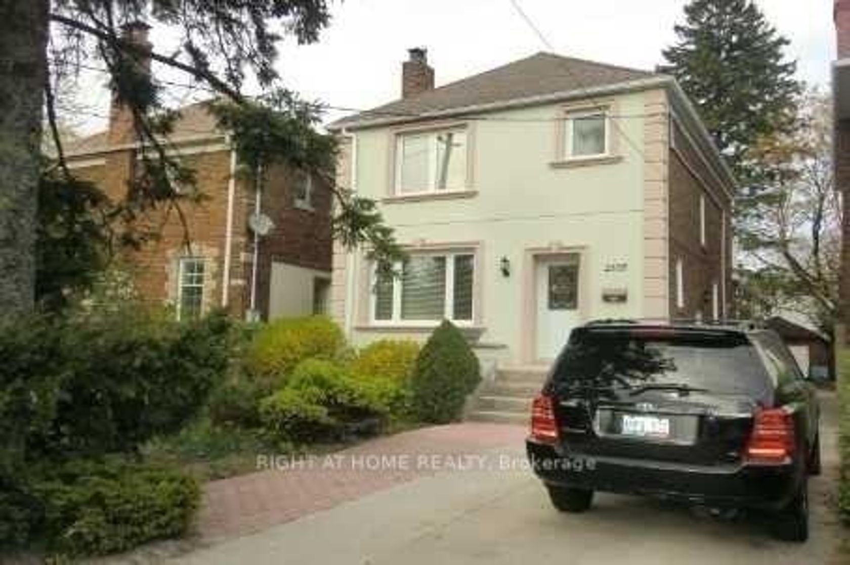 2105 Avenue Road, Nortown, Toronto 