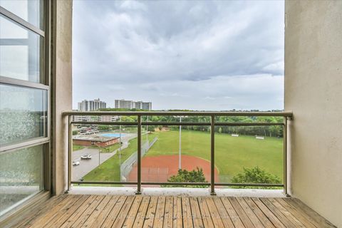 Photo 18 at 616 - 1 Leaside Park Drive, Leaside, Toronto