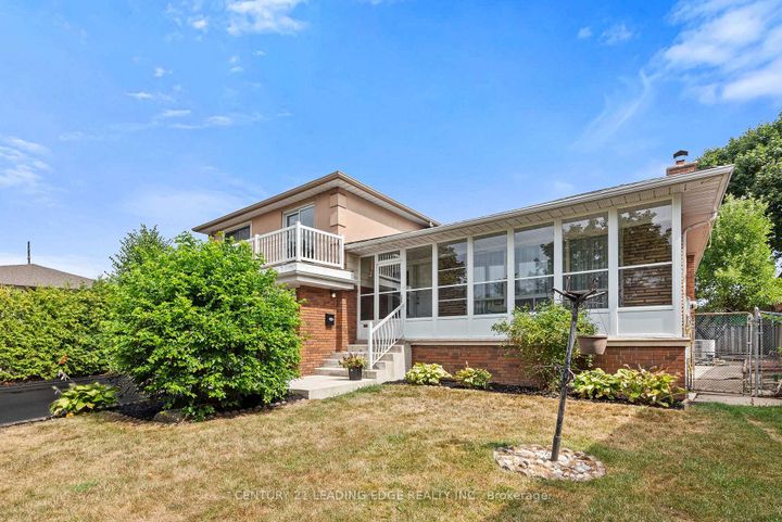 Photo 1 at 3651 Broomhill Crescent, Applewood, Mississauga