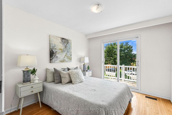 Photo 18 at 3651 Broomhill Crescent, Applewood, Mississauga