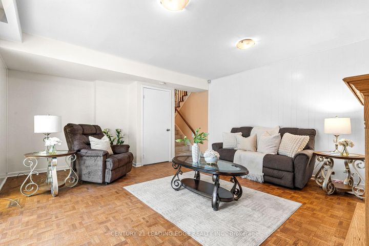 Photo 23 at 3651 Broomhill Crescent, Applewood, Mississauga