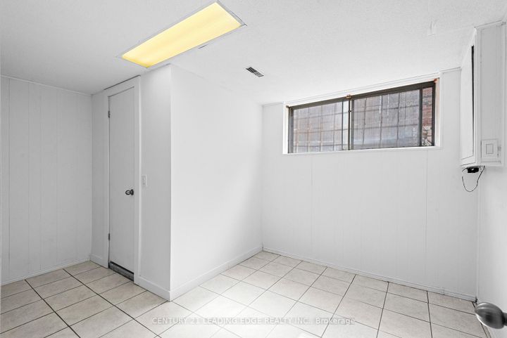 Photo 30 at 3651 Broomhill Crescent, Applewood, Mississauga