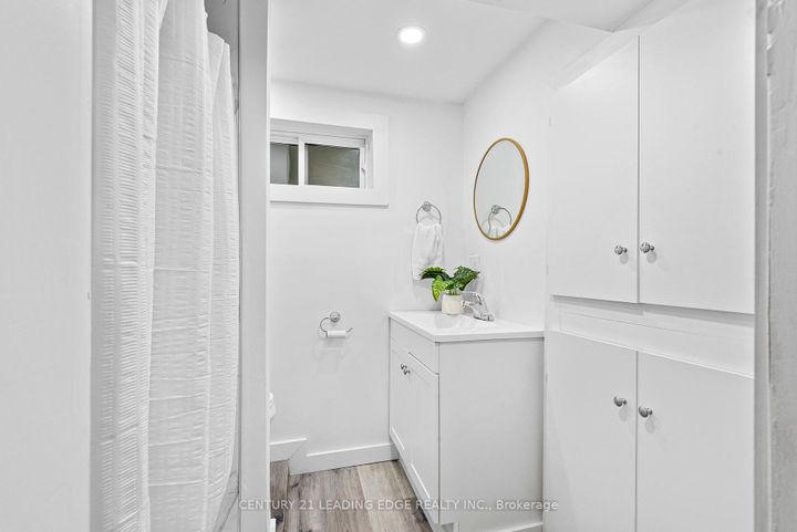 Photo 32 at 3651 Broomhill Crescent, Applewood, Mississauga