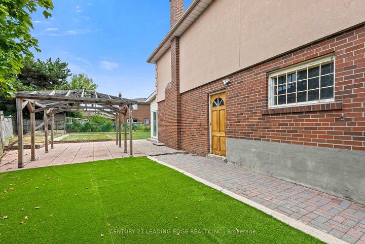 Photo 35 at 3651 Broomhill Crescent, Applewood, Mississauga