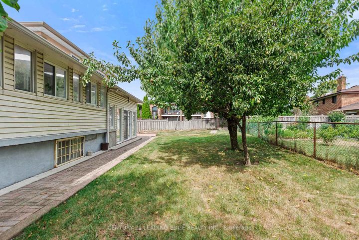 Photo 40 at 3651 Broomhill Crescent, Applewood, Mississauga