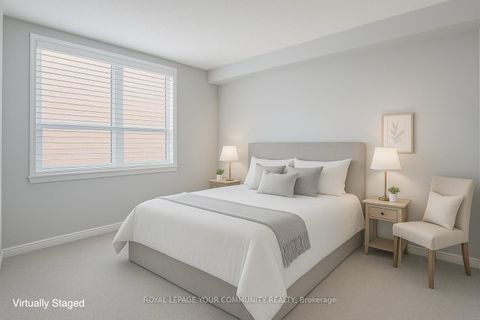 Photo 3 at 305 - 14924 Yonge Street, Aurora Highlands, Aurora