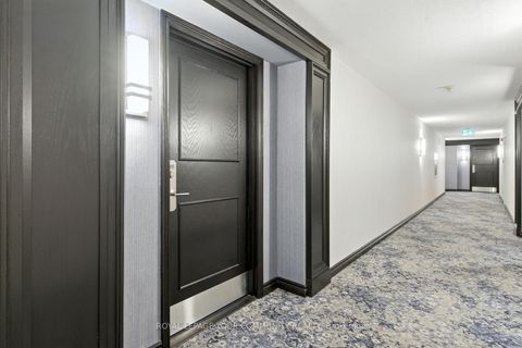 Photo 5 at 305 - 14924 Yonge Street, Aurora Highlands, Aurora