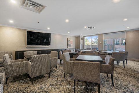 Photo 17 at 305 - 14924 Yonge Street, Aurora Highlands, Aurora