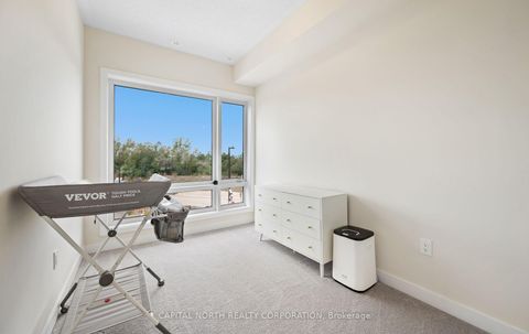 Photo 19 at 33 Kintall Way, Steeles West Industrial, Vaughan