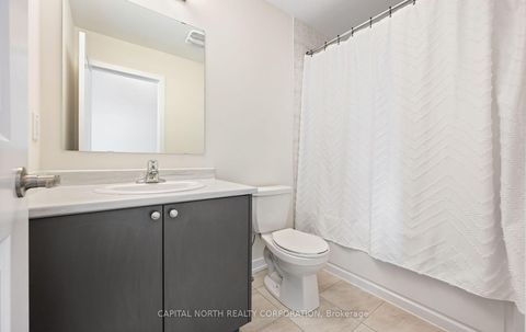 Photo 20 at 33 Kintall Way, Steeles West Industrial, Vaughan