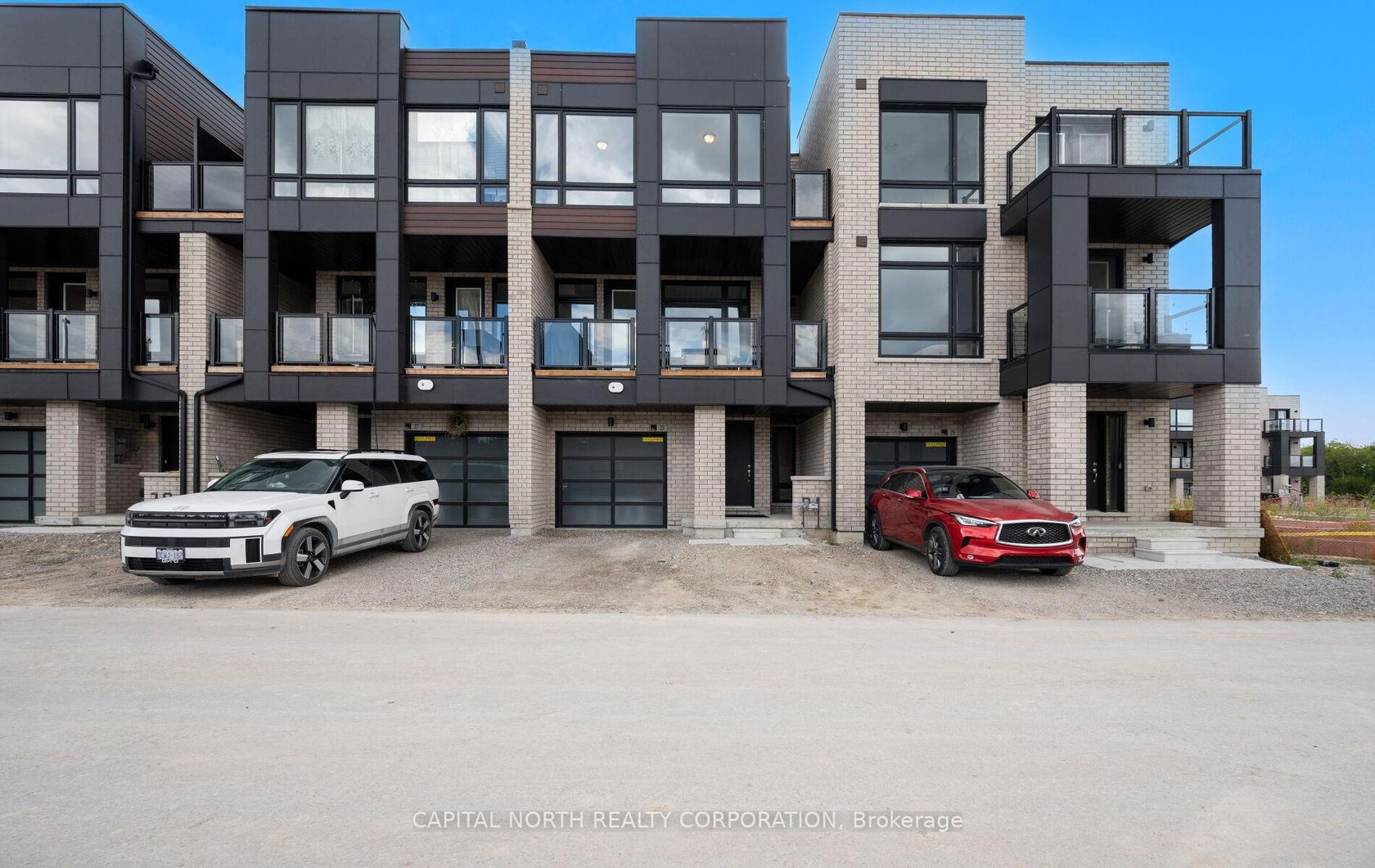 33 Kintall Way, Steeles West Industrial, Vaughan 