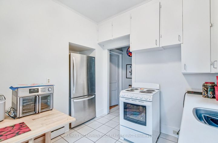 Photo 4 at 93 EAST 23RD Street, Eastmount, Hamilton