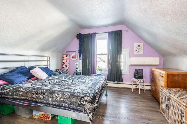 Photo 10 at 93 EAST 23RD Street, Eastmount, Hamilton