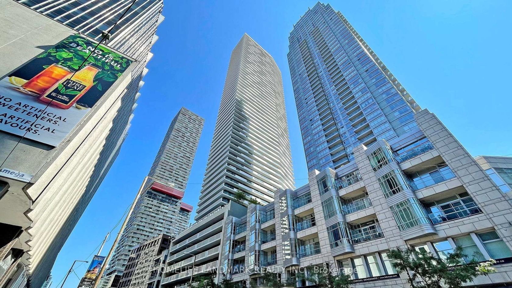 2304 - 2221 Yonge Street, Mount Pleasant West, Toronto 