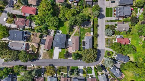 Photo 31 at 6 Birchlawn Avenue, Cliffside, Toronto