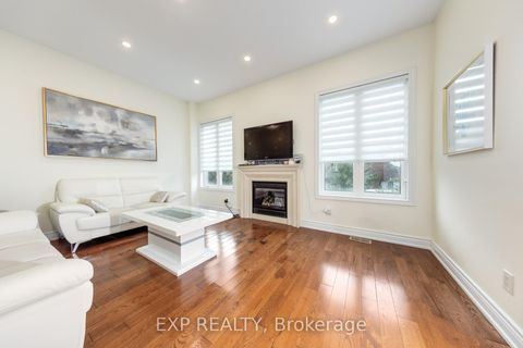 Photo 13 at 305 Via Romano Boulevard, Patterson, Vaughan