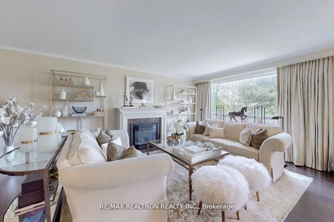 Photo 3 at 25 Cedar Springs Grove, Bathurst Manor, Toronto
