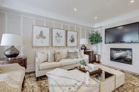 Photo 11 at 25 Cedar Springs Grove, Bathurst Manor, Toronto