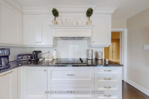 Photo 16 at 25 Cedar Springs Grove, Bathurst Manor, Toronto