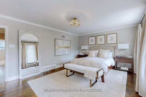 Photo 22 at 25 Cedar Springs Grove, Bathurst Manor, Toronto