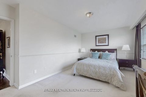 Photo 30 at 25 Cedar Springs Grove, Bathurst Manor, Toronto