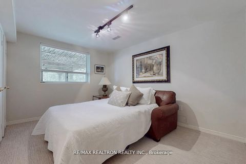 Photo 34 at 25 Cedar Springs Grove, Bathurst Manor, Toronto