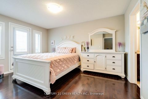 Photo 18 at 24 - 2614 Dashwood Drive, WT West Oak Trails, Oakville